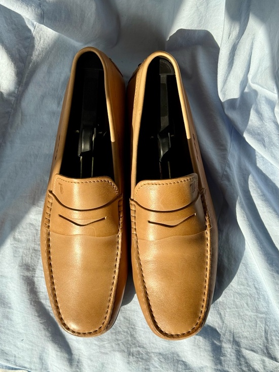 TOD’S Leather Driving Loafers – Camel Brown – Size 8 (Men)